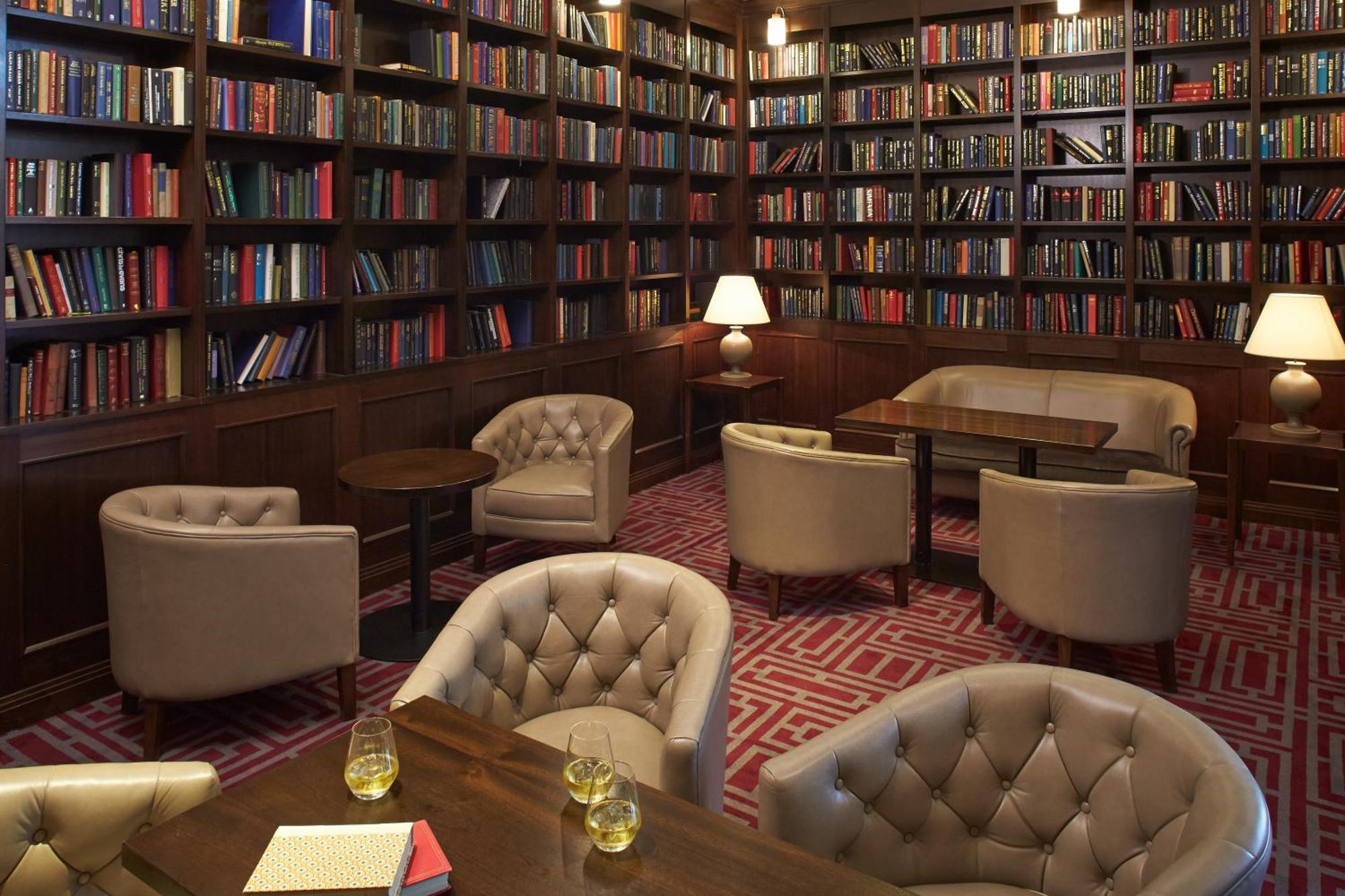 Clayton Hotel Dublin Airport Coolock Ngoại thất bức ảnh The library at the hotel